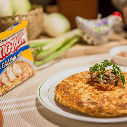  Tortilla con Fideos, Atún y Hogao